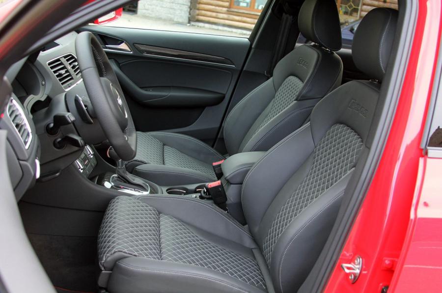 Интерьер Audi RS Q3 (8U) 2013 года  (WW) (фото 44 из 76)